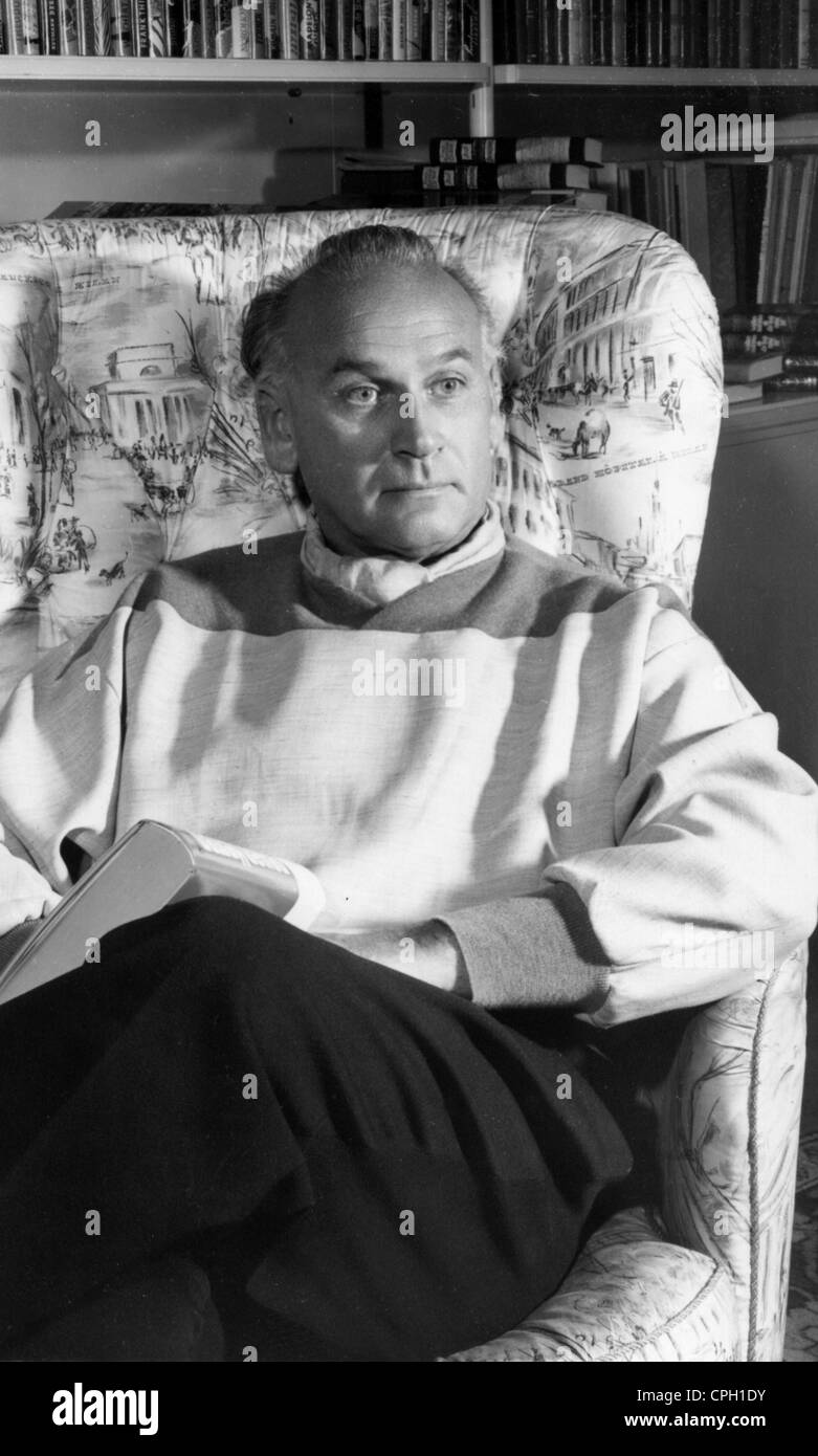 Desch, Kurt, 2.6.1903 - 7.11.1984, German publisher, half length, sitting in armchair, circa 1960s, Stock Photo