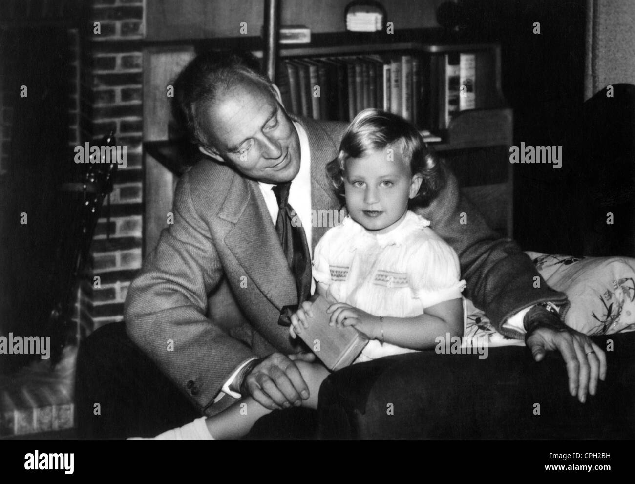 Leopold III, 3.11.1901 - 25.9.1983, King of the Belgians 23.2.1934 - 16.7.1951, with daugther Marie Christine, Laken Palace, Brussels, 1954, Stock Photo