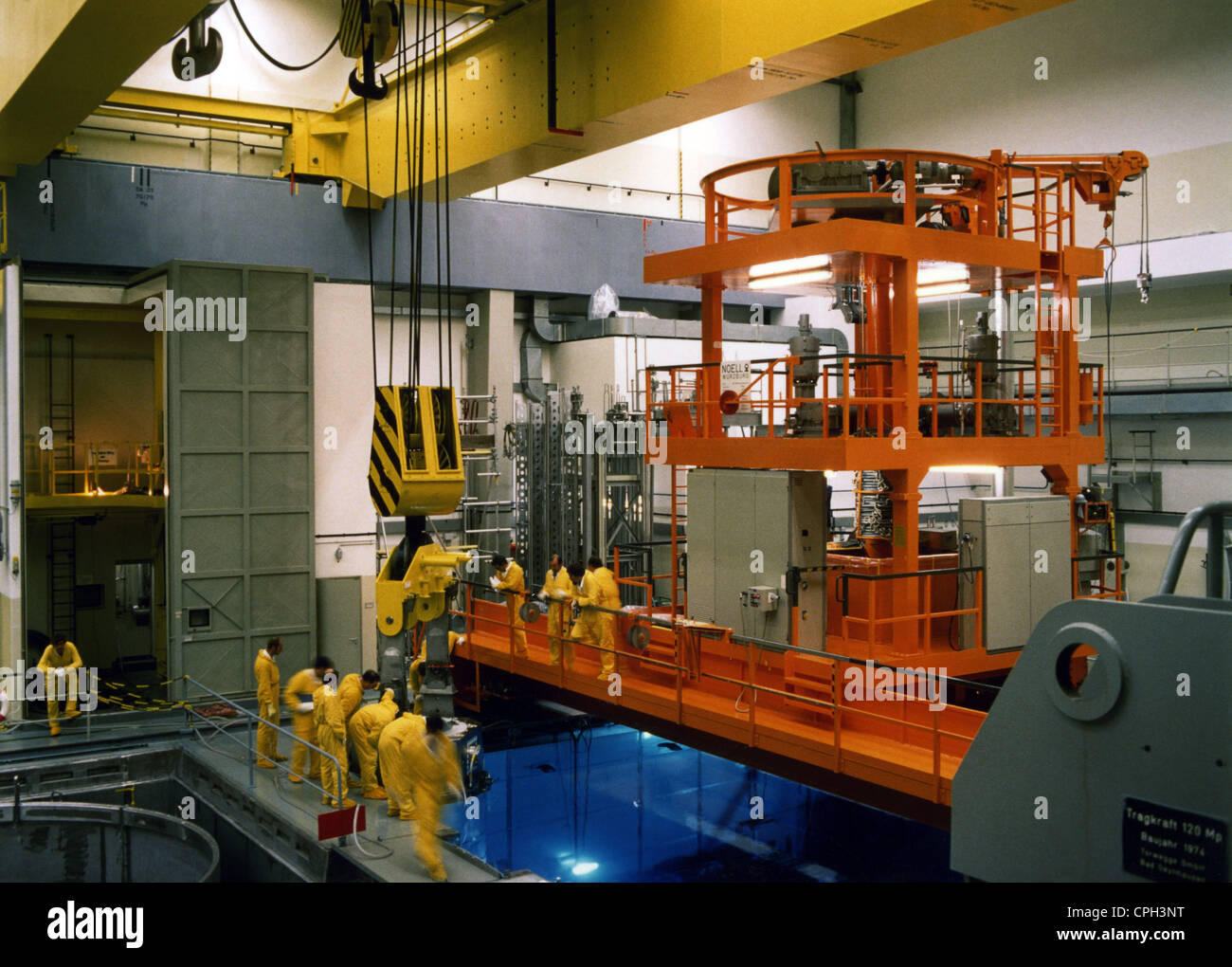 energy, nuclear power, nuclear power plant, Isar 1, Markt Essenbach, Lower Bavaria, Germany, interior view, refueling machine, fuel assembly store, during a revision, 1991, inspection, check, people, labour, working, technicians, technics, Ohu, electricity, 1990s, 90s, 20th century, historic, historical, Additional-Rights-Clearences-Not Available Stock Photo