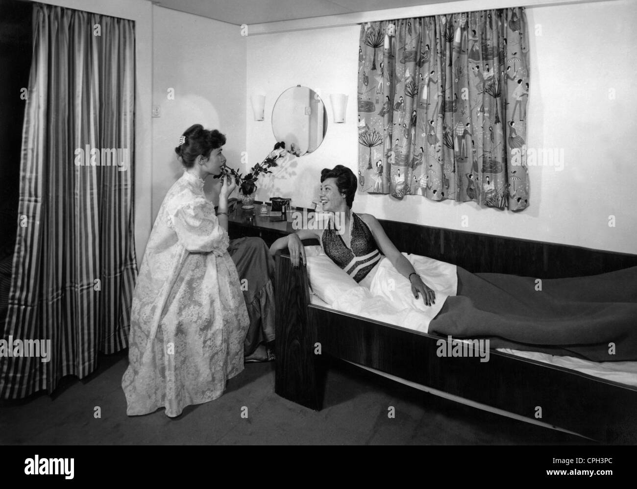 transport / transportation, navigation, ship interior, two women in a first class cabin on board of the passenger ship TS Hanseatic, Hamburg Atlantic Line, circa 1960, Additional-Rights-Clearences-Not Available Stock Photo