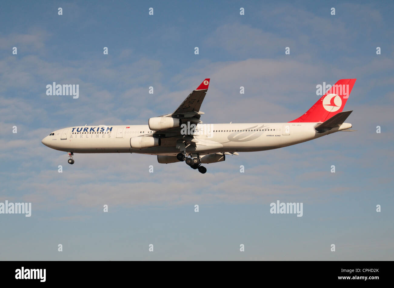 A Turkish Airlines Airbus A340-311 (TC-JDJ ) about to land at Heathrow Airport, London, UK. Stock Photo
