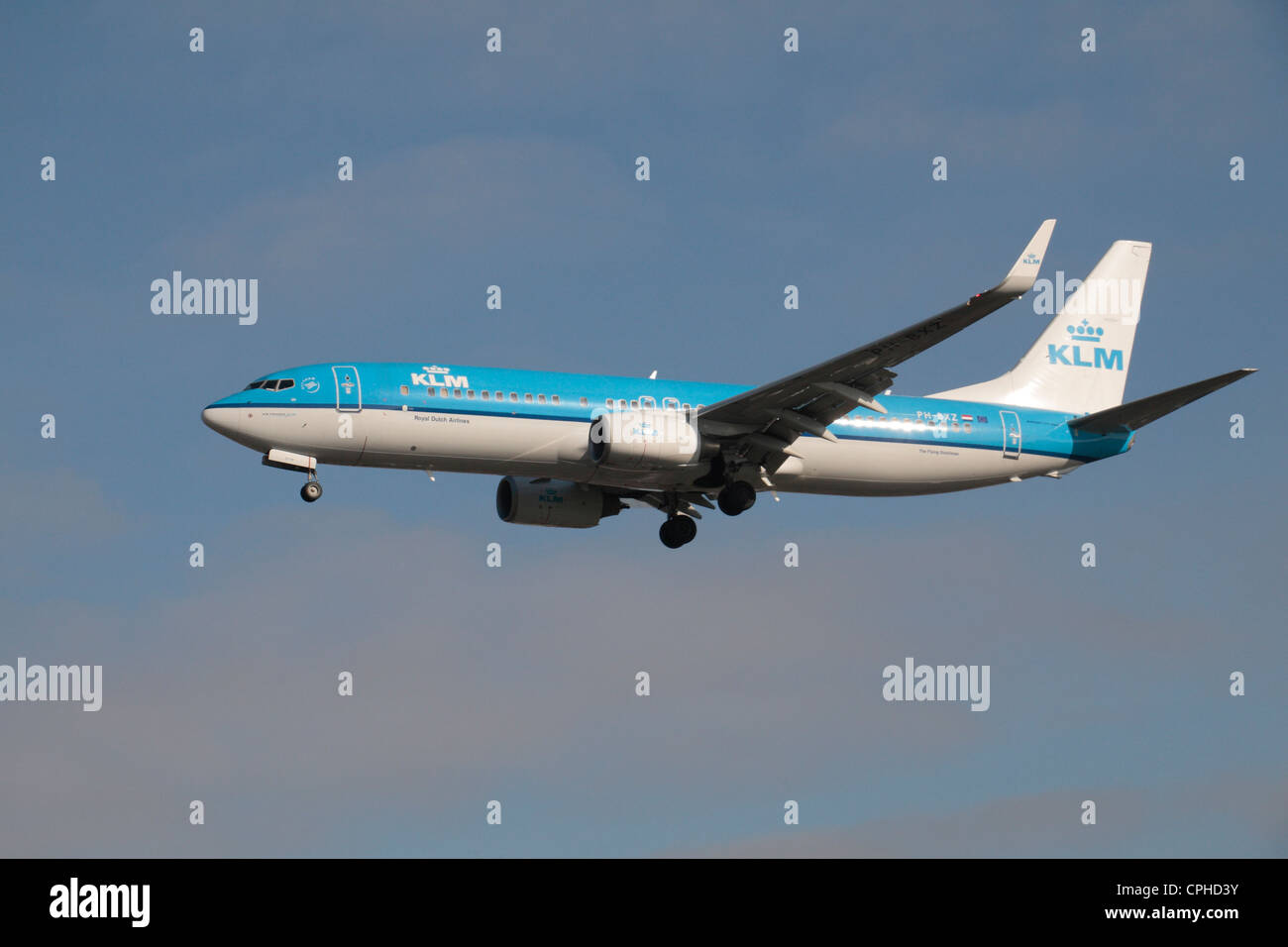 KLM Royal Dutch Airlines Boeing 737-8K2(WL) (PH-BXZ') about to land at Heathrow Airport, London, UK. Stock Photo