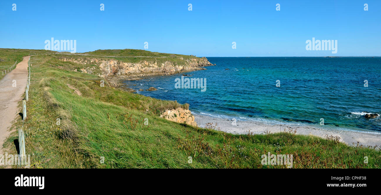 Wild Coast (côte sauvage) with a dirt road, near of Portivy, of the peninsula of Quiberon in the Morbihan department in France Stock Photo