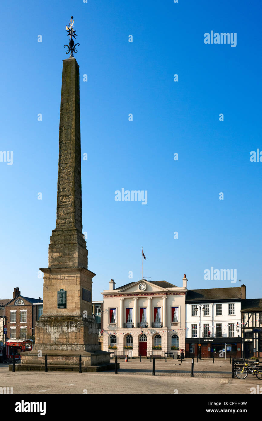 The obelisk and the Market Square, Ripon, North Yorkshire UK Stock Photo