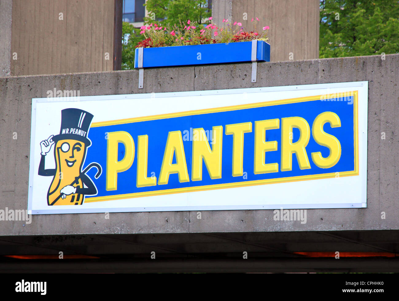 Planters peanuts sign hires stock photography and images Alamy