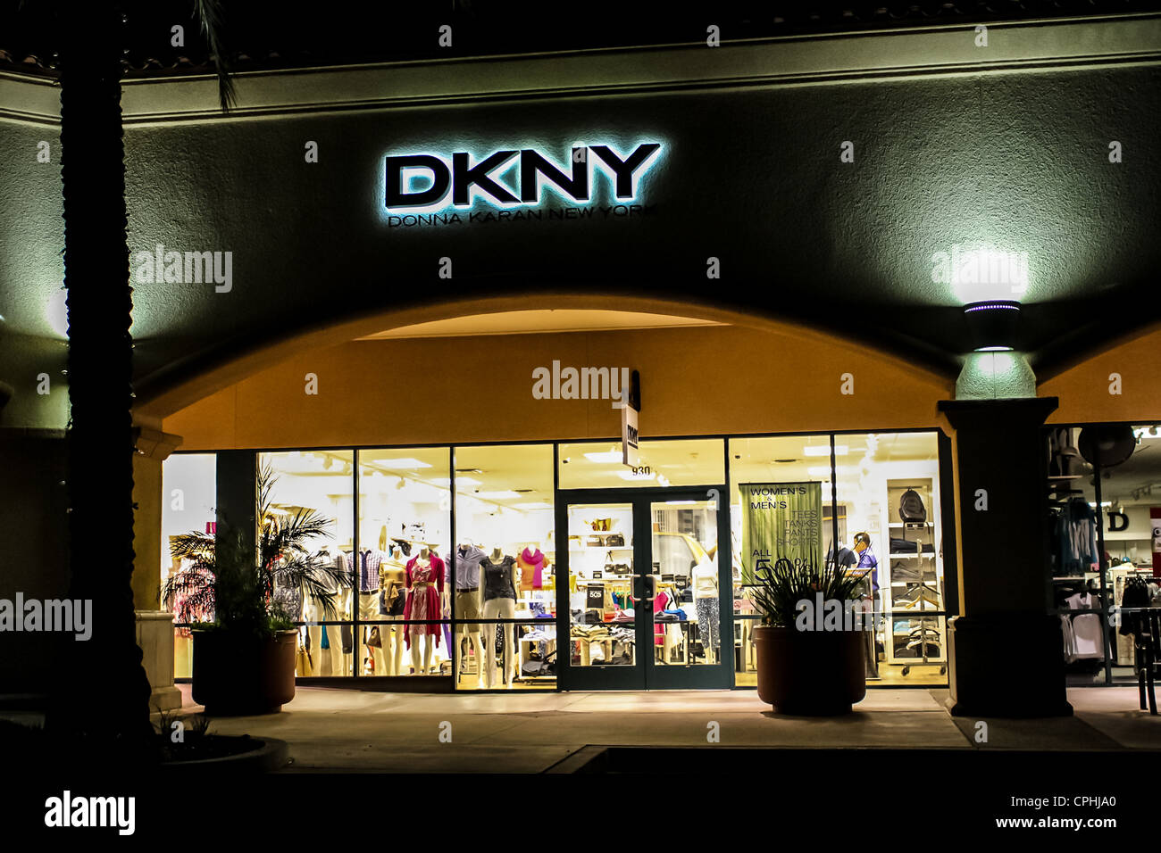DKNY store in Camarillo California at the Camarillo outlets Stock Photo -  Alamy