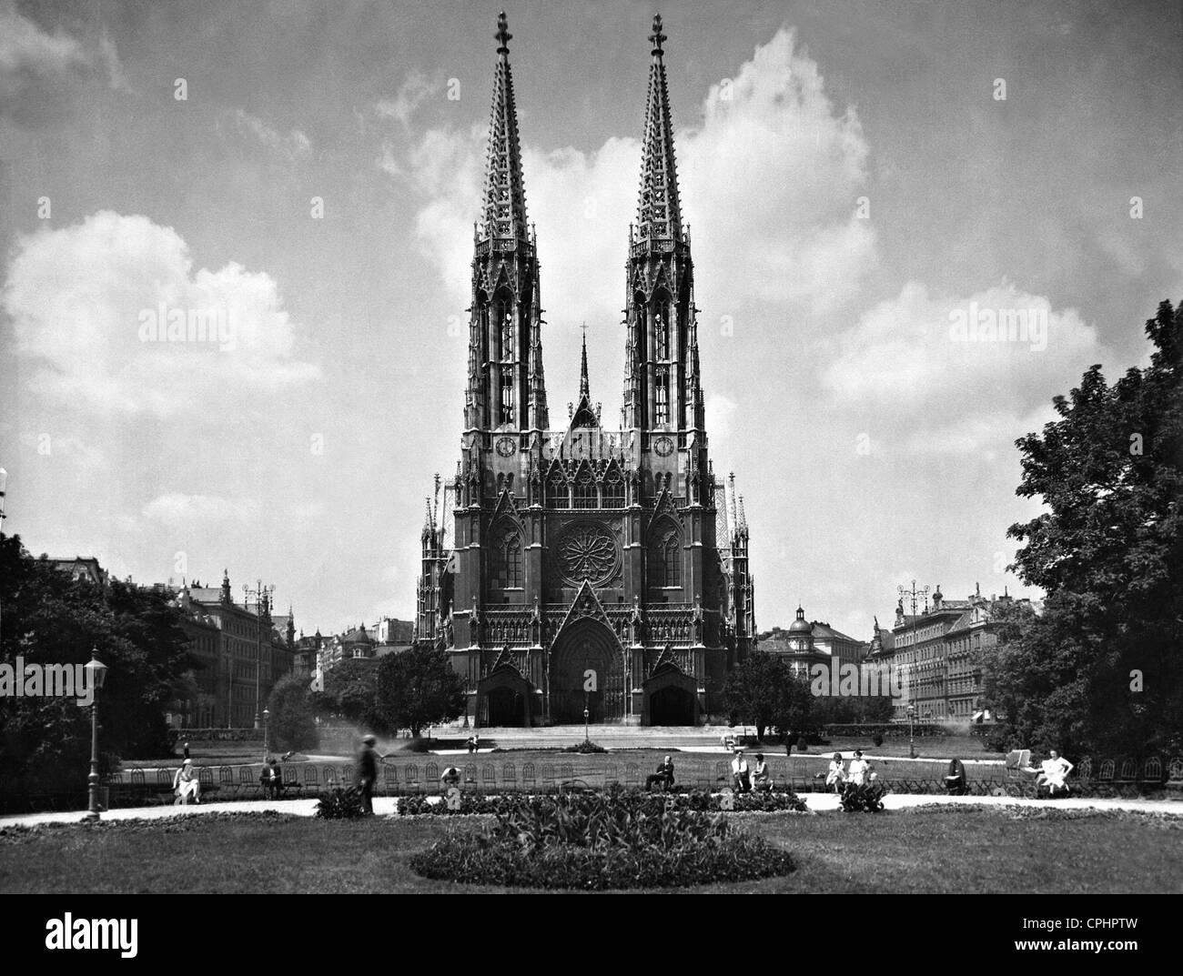 Votive church in Vienna, 1928 Stock Photo Alamy
