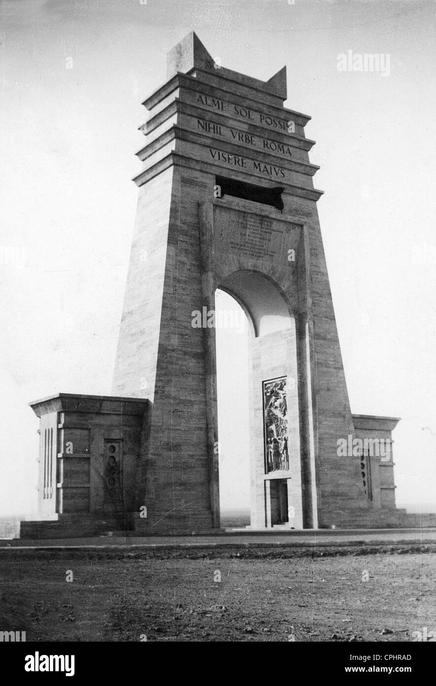 Triumphal arch in the Italian colony of Libya in 1937 Stock Photo