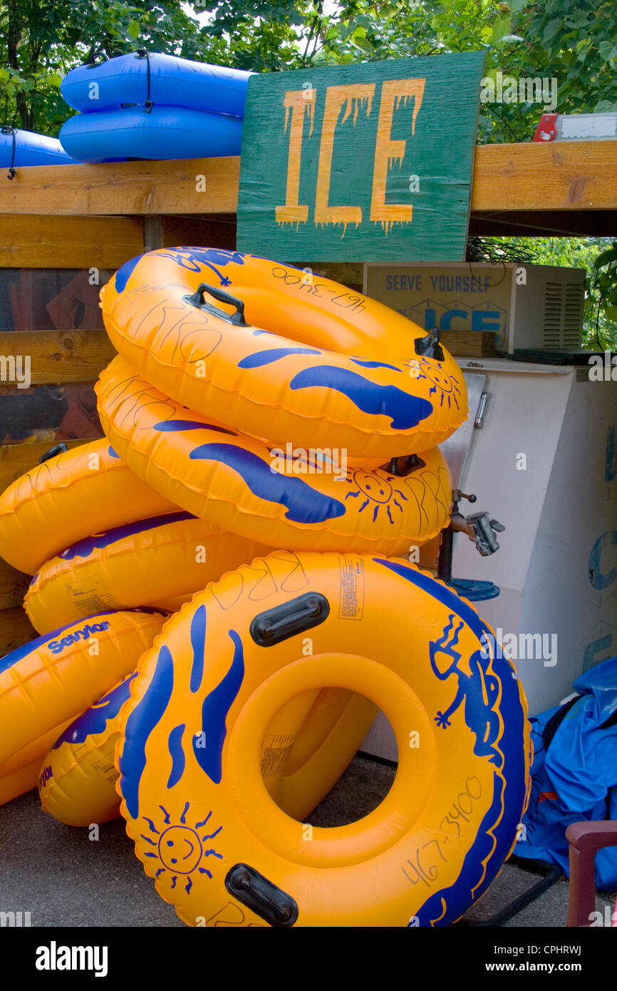 Floating inner tubes hires stock photography and images Alamy