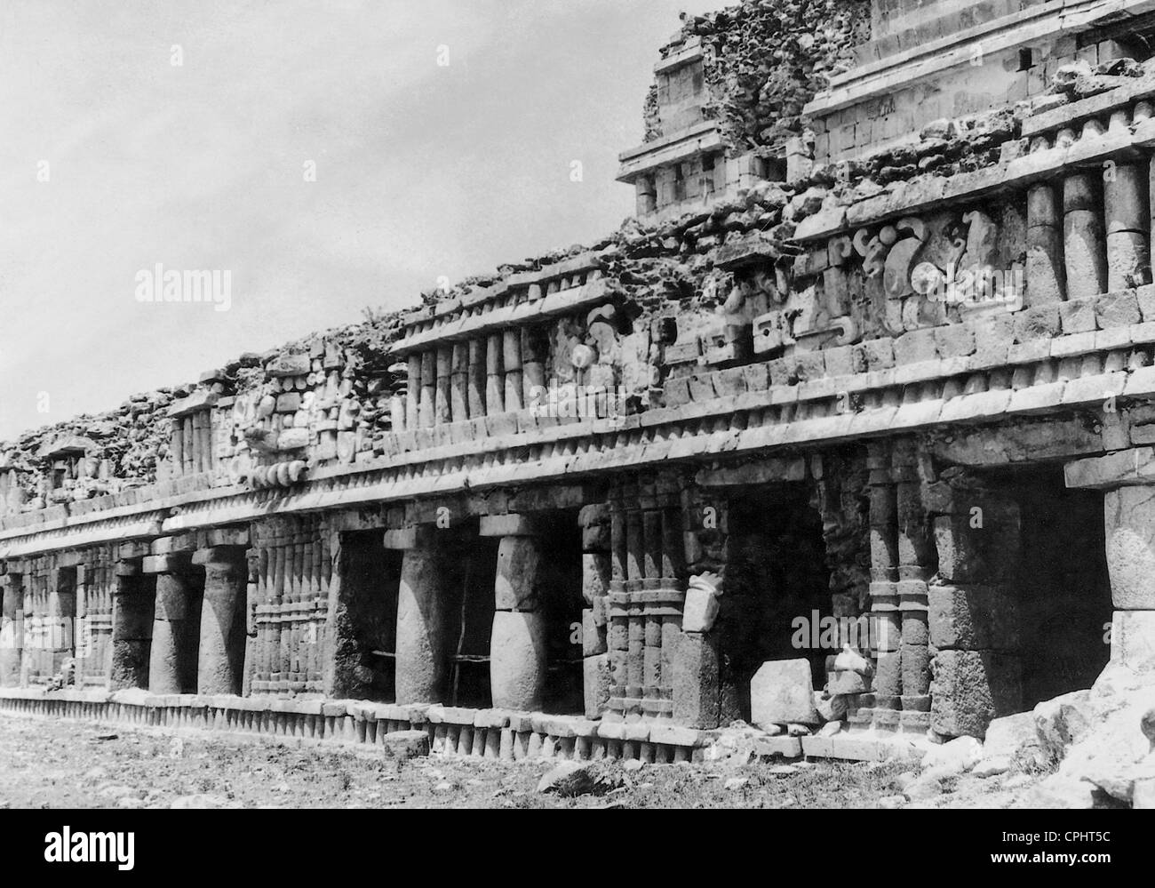 Maya temple in Mexico, 1933 Stock Photo - Alamy