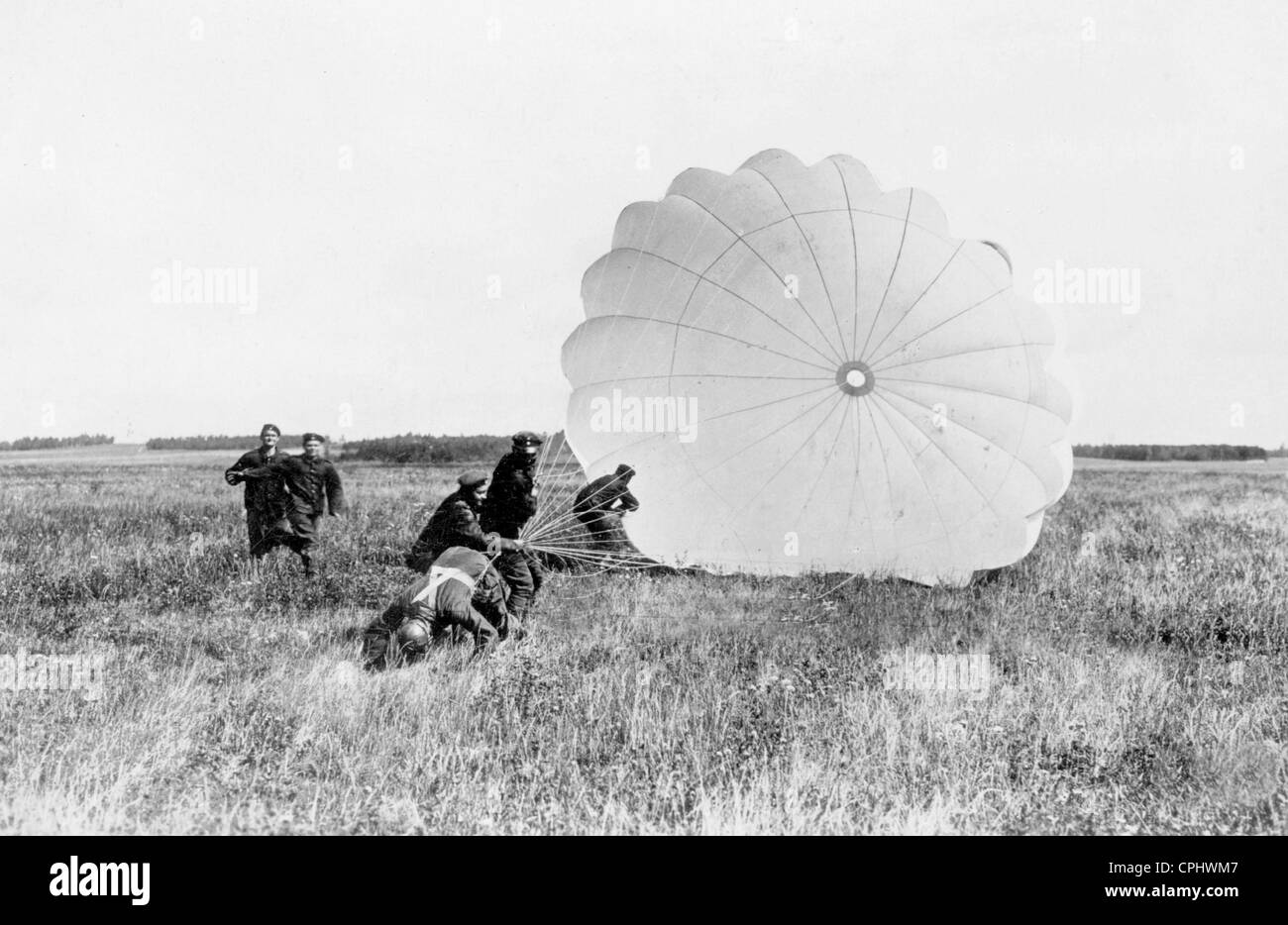 German observer after landing with a parachute, 1918 Stock Photo