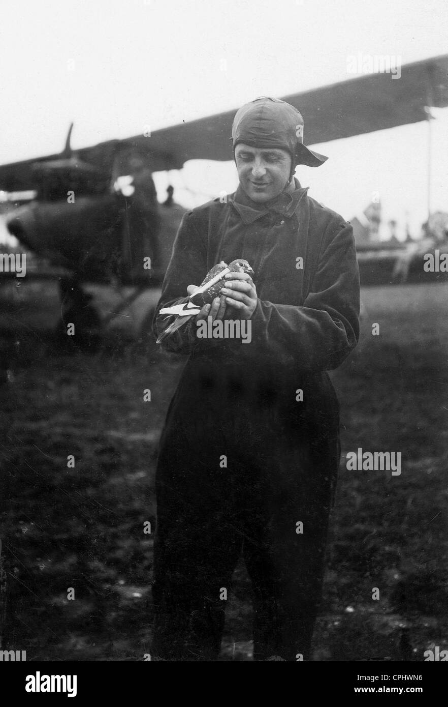 German observer with carrier pigeon, 1917 Stock Photo