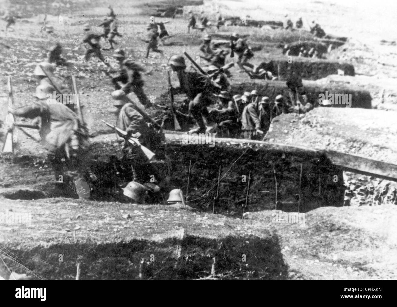 Austro-Hungarian soldiers attacking on the front in Italy, 1917 Stock Photo
