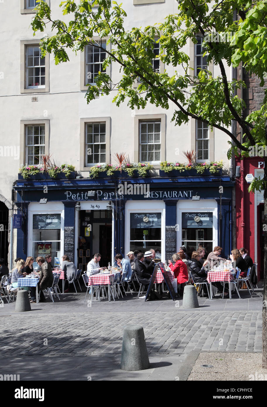 Petit paris hi-res stock photography and images - Alamy