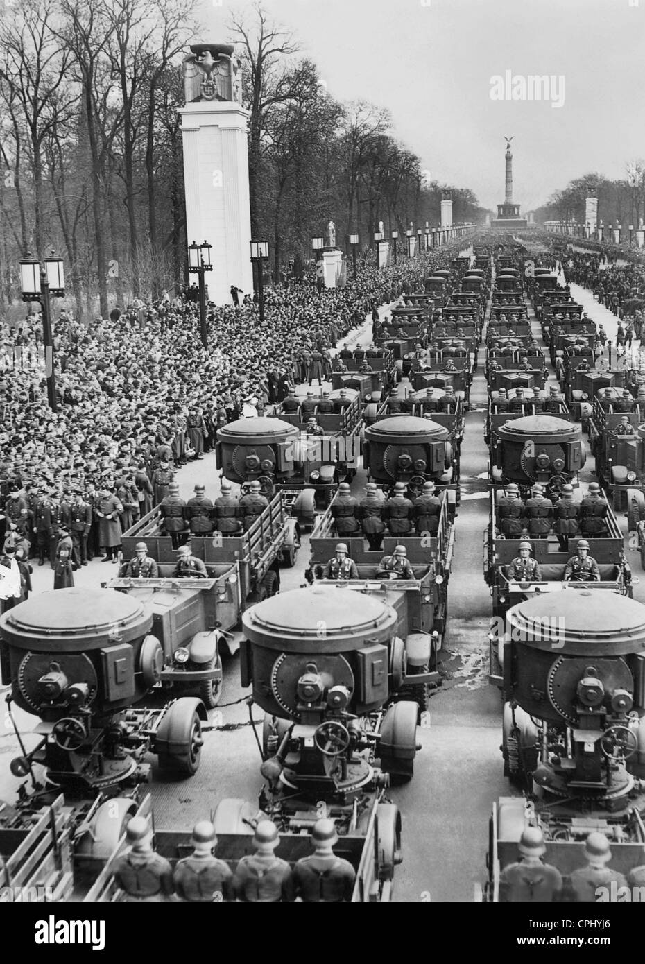 Parade of a searchlight battery in Berlin, 1939 Stock Photo - Alamy