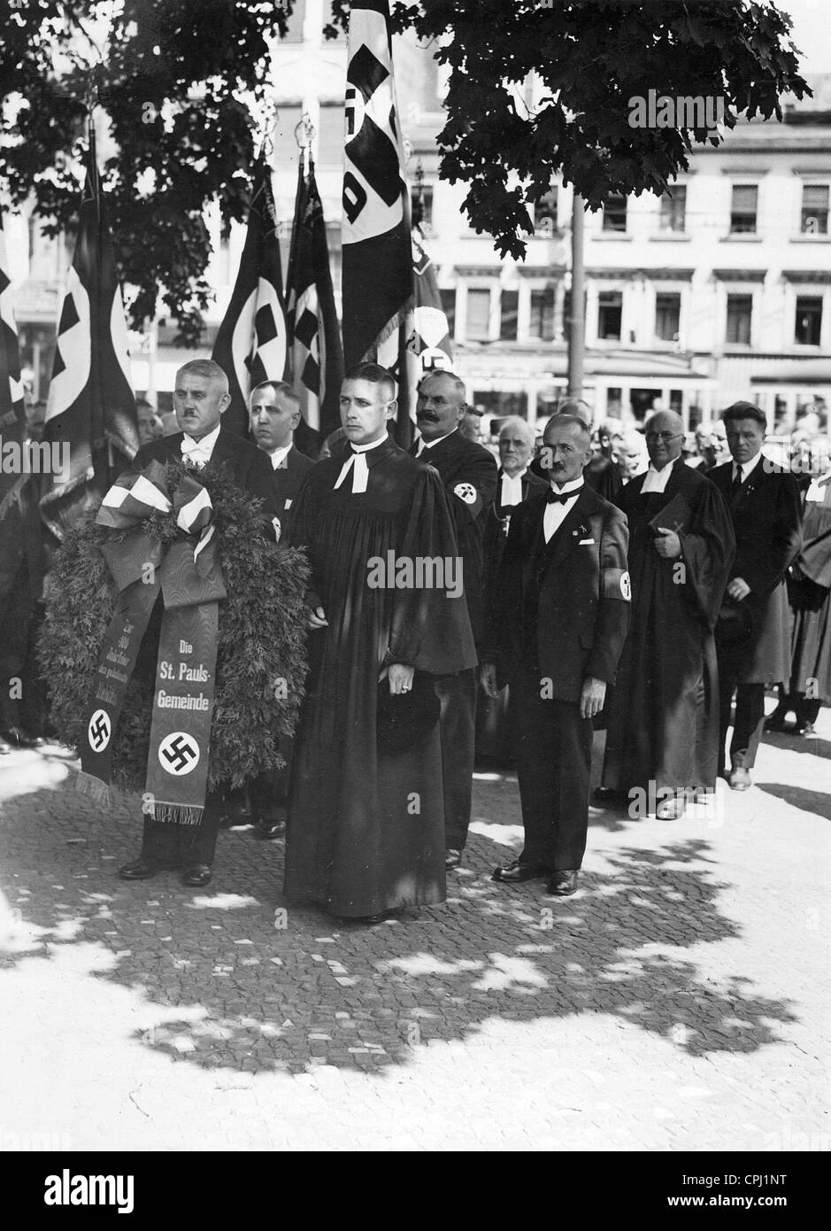 Ceremony of honor for the fallen in front of the St. Paul's Church in Berlin, 1935 Stock Photo