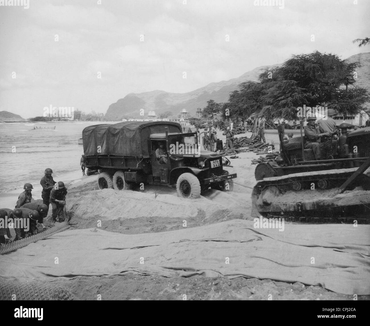 American Troupes Landing on an Island in the Pacific, 1941 (b/w photo) Stock Photo