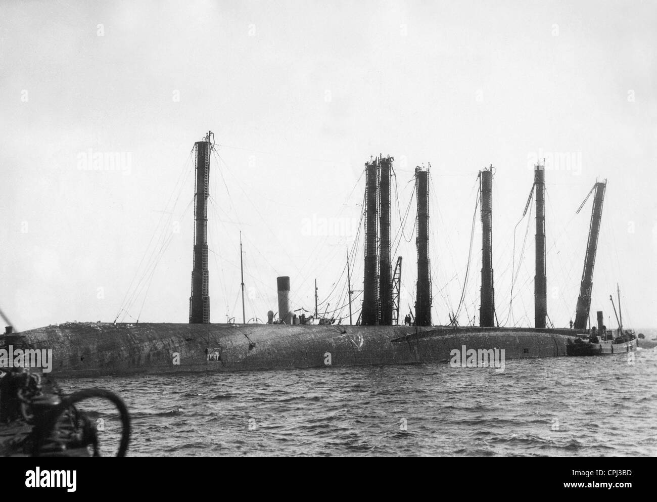 Recovery of the 'Bayern' near Scapa Flow Stock Photo