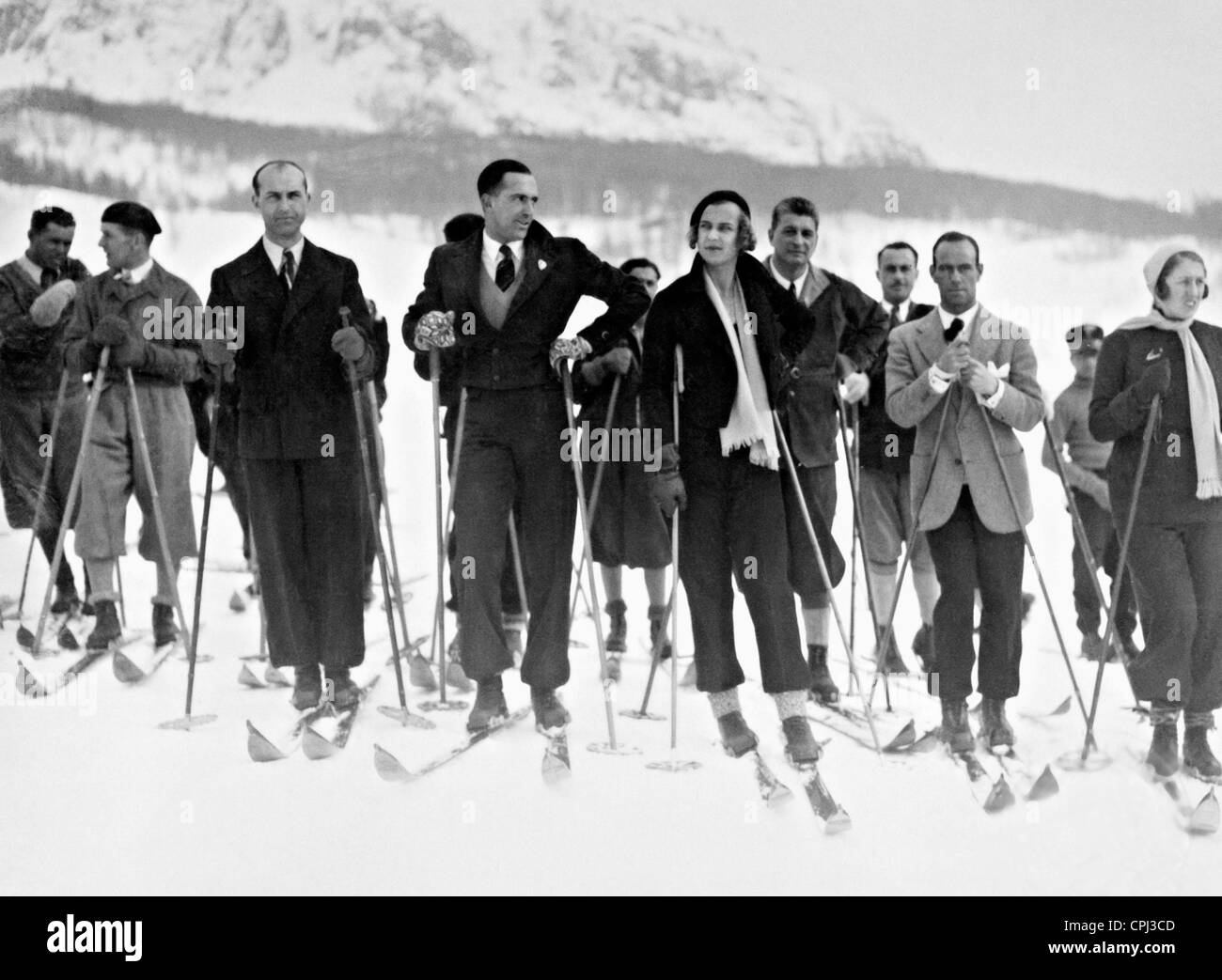 Crown Prince Umberto of Italy and his wife Maria Jose while skiing, 1931 Stock Photo