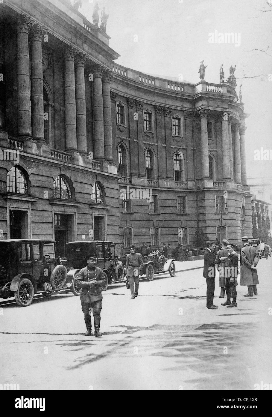 In front of the auditorium of the National Library in Berlin, 1919 Stock Photo