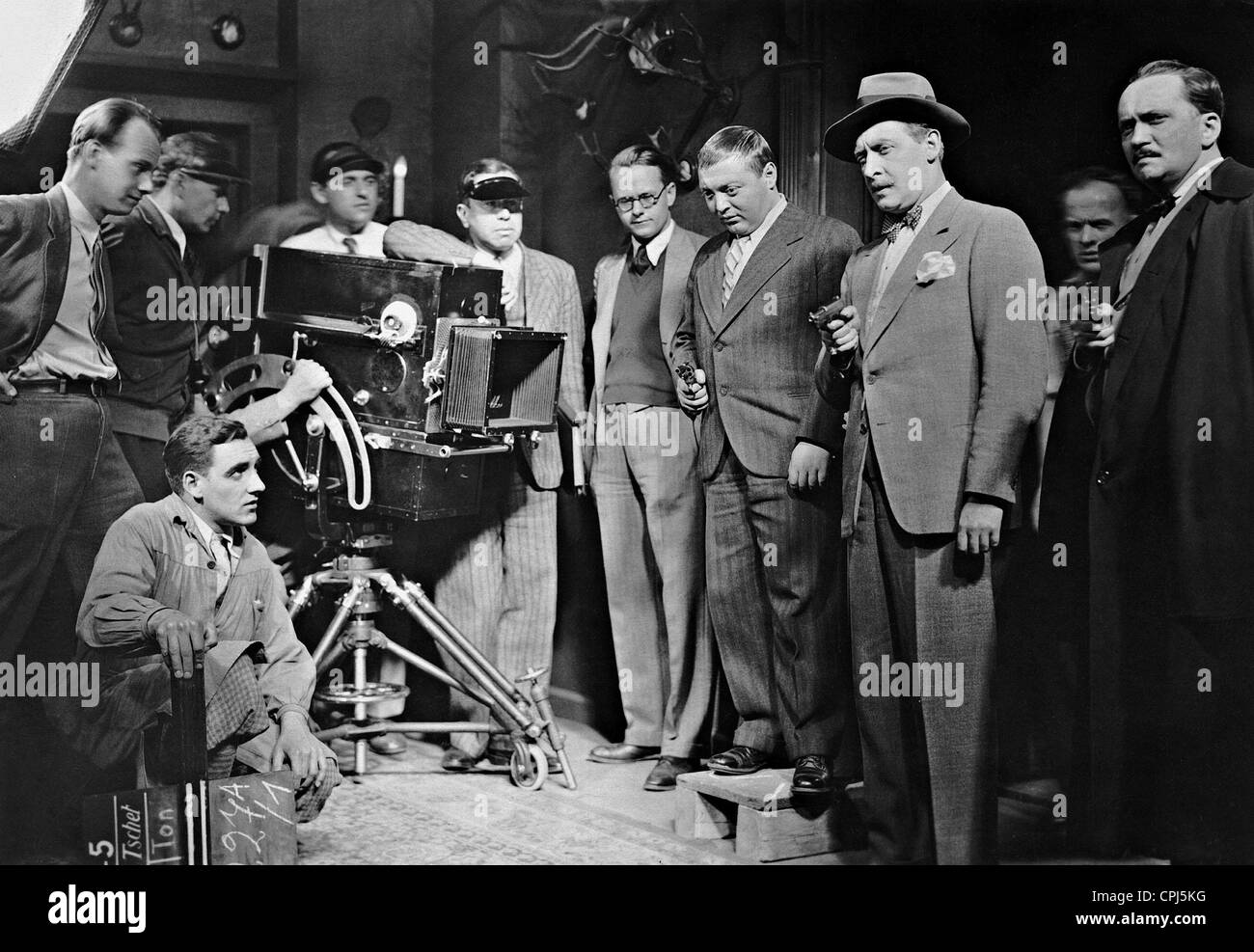 Alfred Zeisler, Guenter Grau, Peter Lorre, Fritz Odemar and Theodor Loos during filming, 1932 Stock Photo