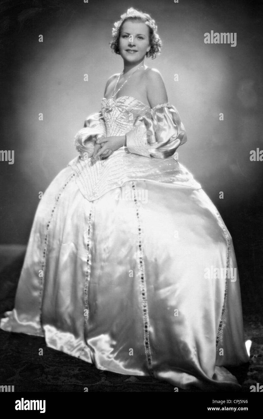 Renate Mueller in 'Liselotte von der Pfalz', 1935 Stock Photo Alamy Renate Mueller in 'Liselotte von der Pfalz', 1935 Stock Photo Alamy