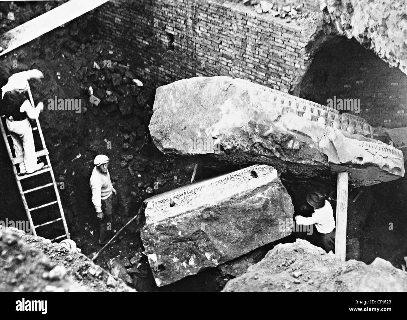 Excavations in Rome, 1933 Stock Photo - Alamy