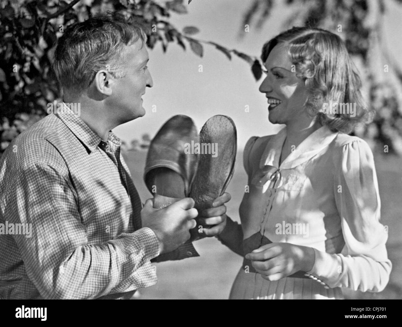 Hans Albers and Hilde Weissner in 'Ein Mann auf Abwegen', 1939 Stock Photo