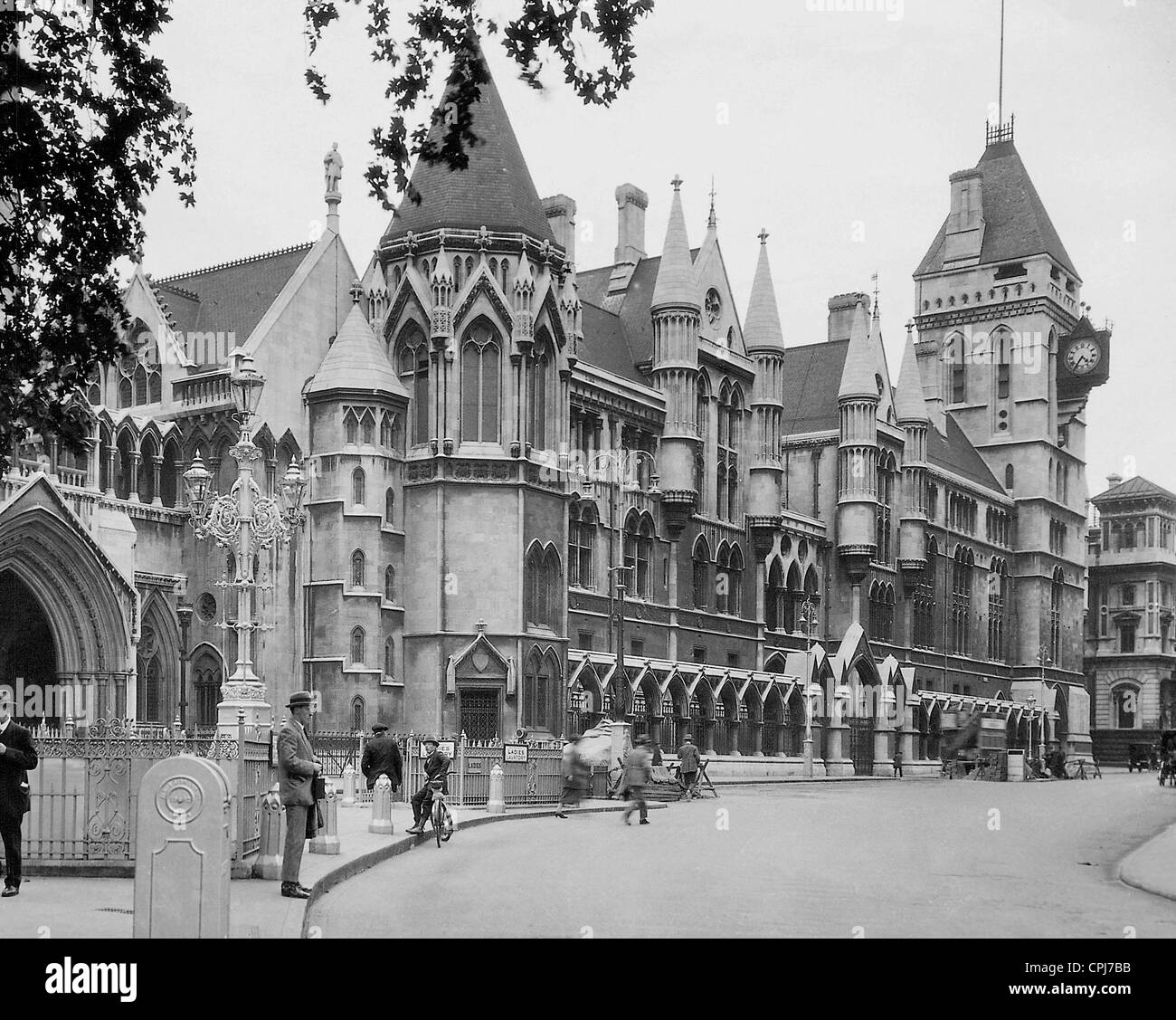 Law courts in the strand Black and White Stock Photos & Images Alamy