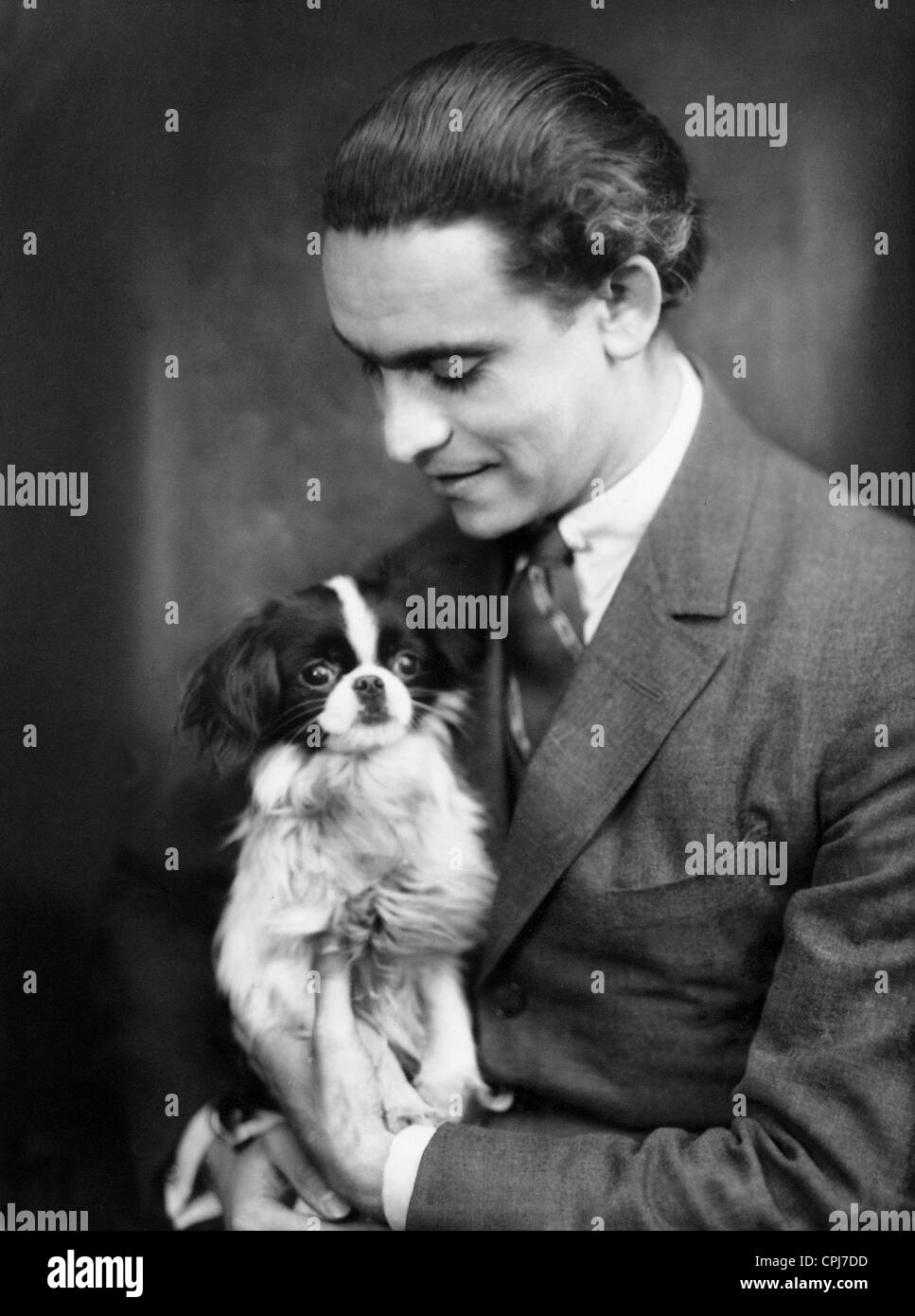 Ernst Deutsch with a lapdog, 1927 Stock Photo