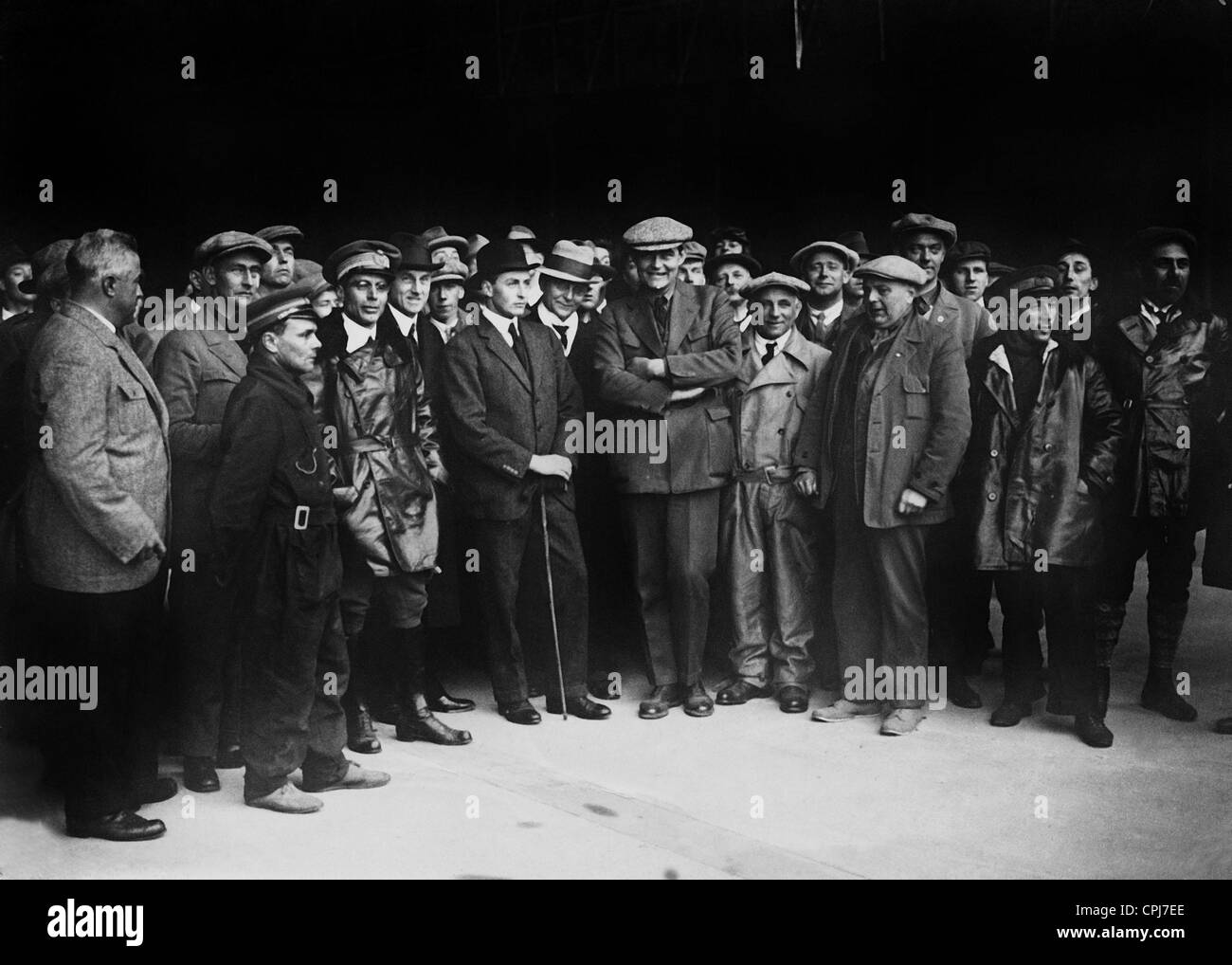 Crown Prince Olav of Norway, Samuel Hoare and Umberto Nobile with the crew of the 'Norge', 1926 Stock Photo