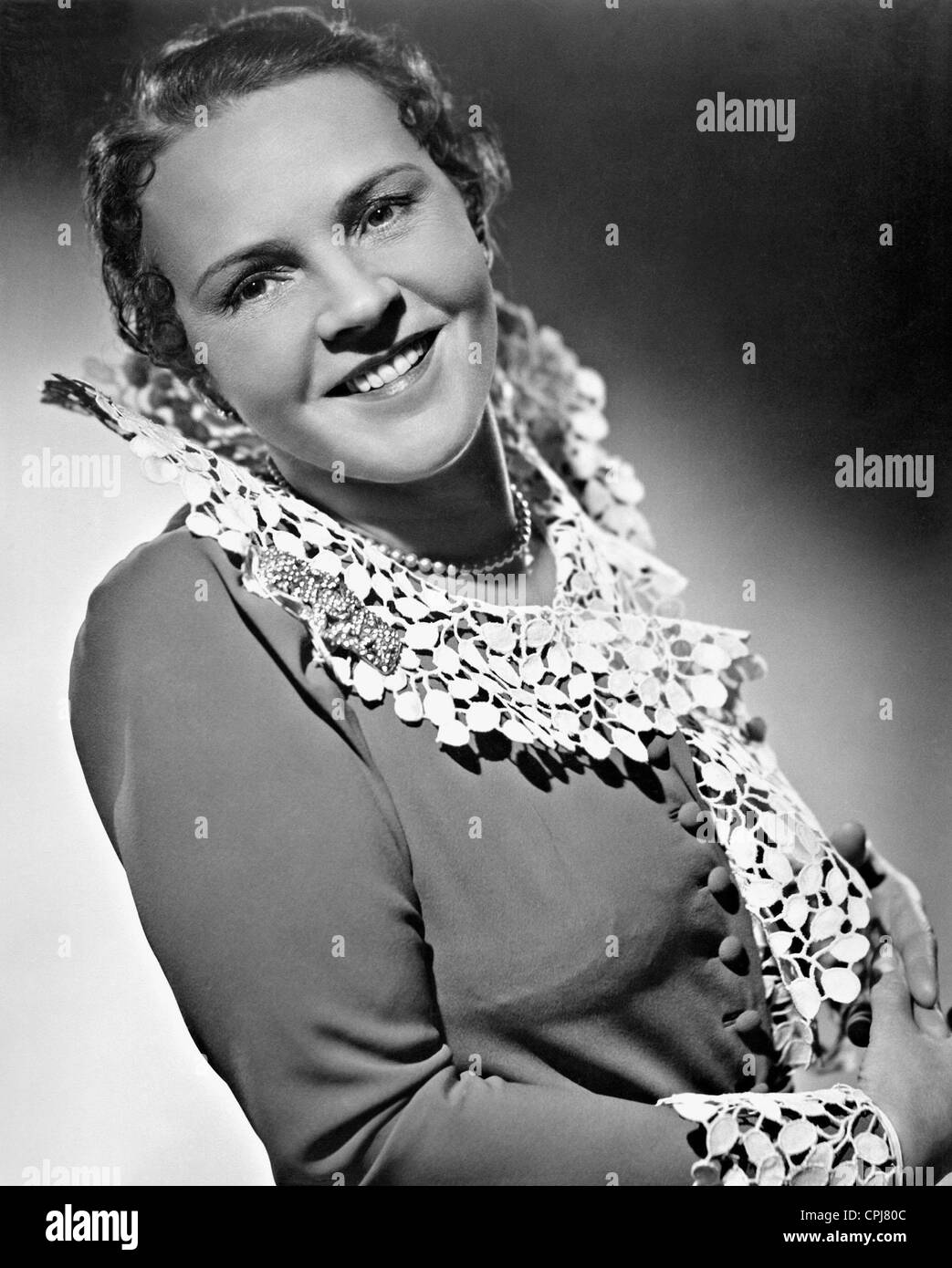 Leopoldine Konstantin in 'Und Du, mein Schatz faehrst mit', 1937 Stock Photo