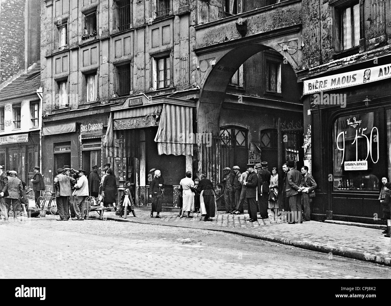 Inner-city Paris, 1934 Stock Photo