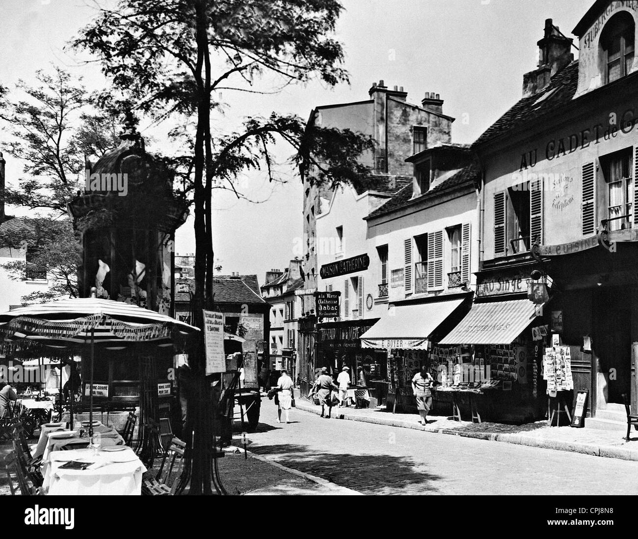 Montmartre cityscape hires stock photography and images Alamy