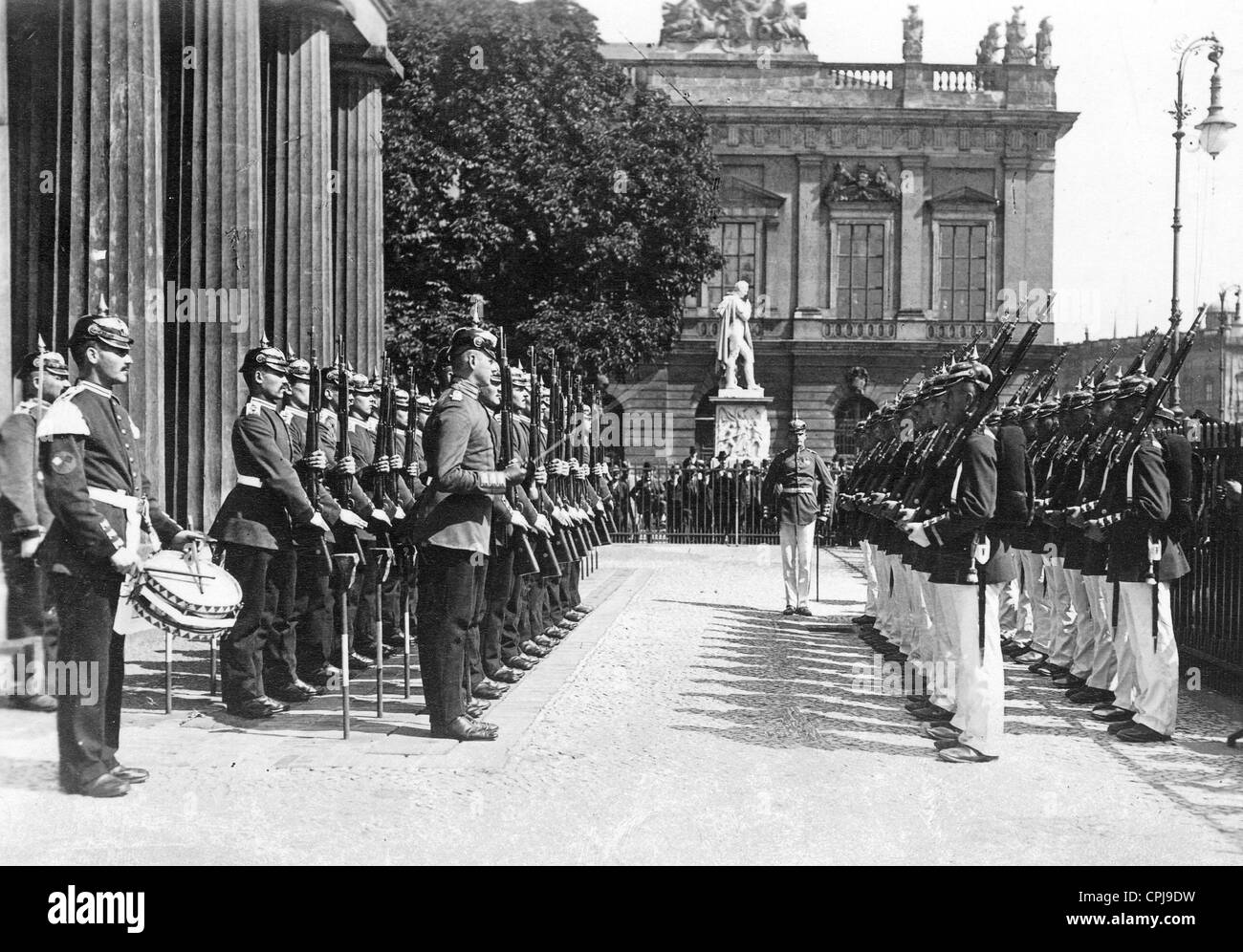 Changing of the guard in front of the Neue Wache in Berlin, 1914 Stock Photo