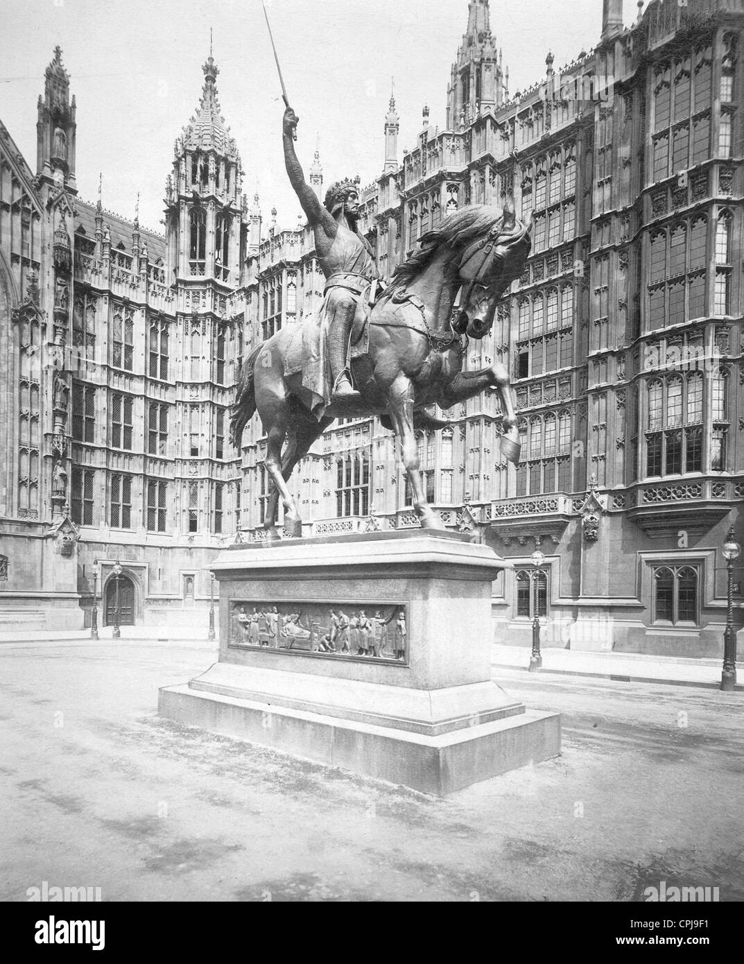 Parliament building in London with monument of Richard the Lionheart, 1926 Stock Photo