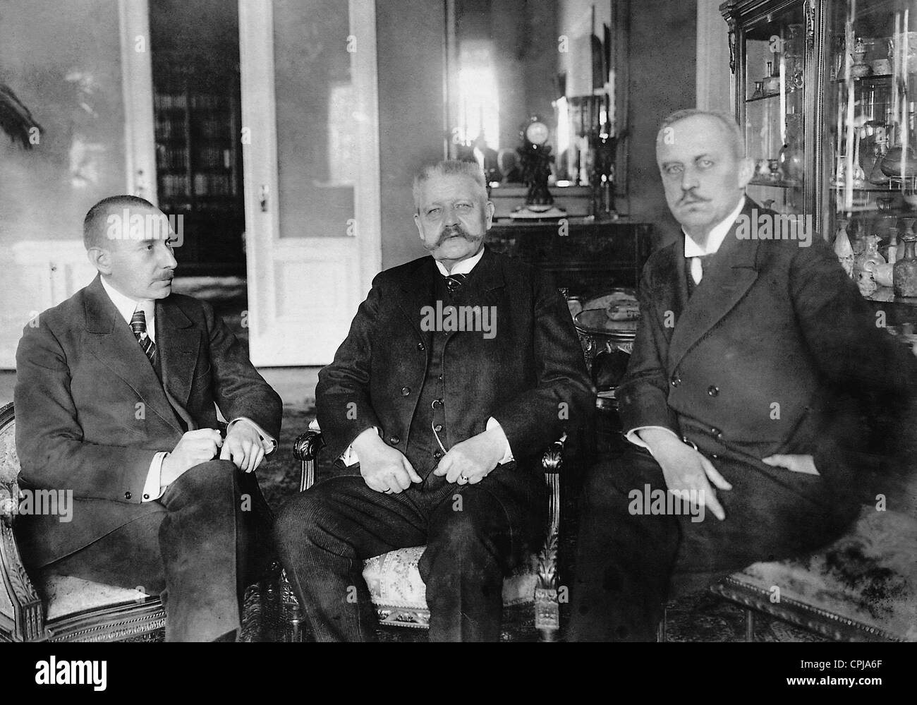 Karl Helfferich, Paul von Hindenburg and Erich Ludendorff, 1919 Stock Photo
