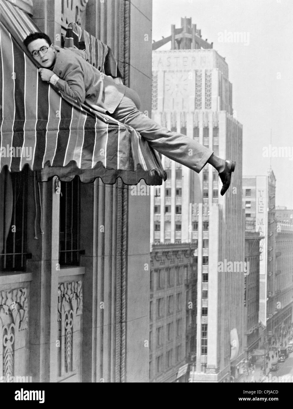 Safety last harold lloyd hires stock photography and images Alamy