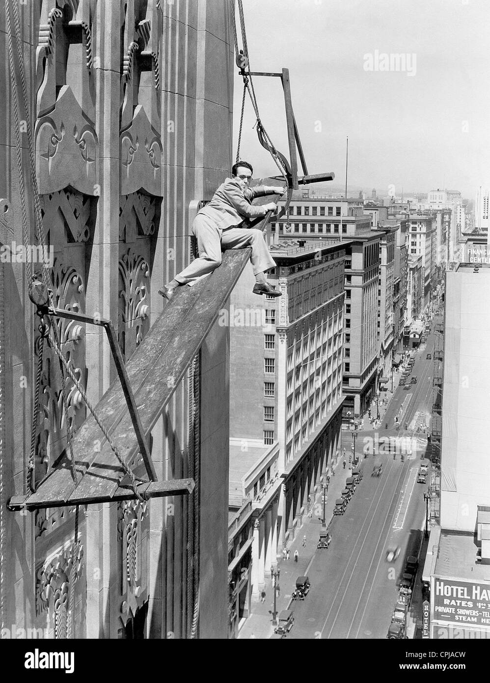 Harold Lloyd in 'Safety Last!', 1923 Stock Photo Alamy