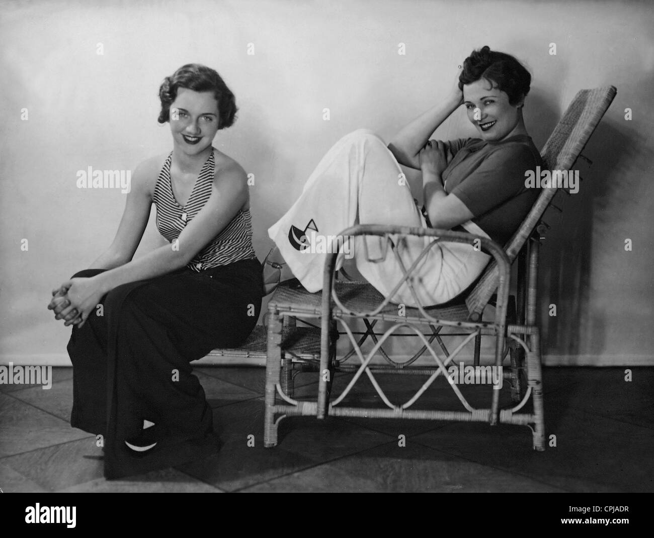 Olga Chekhova and her daughter, 1935 Stock Photo