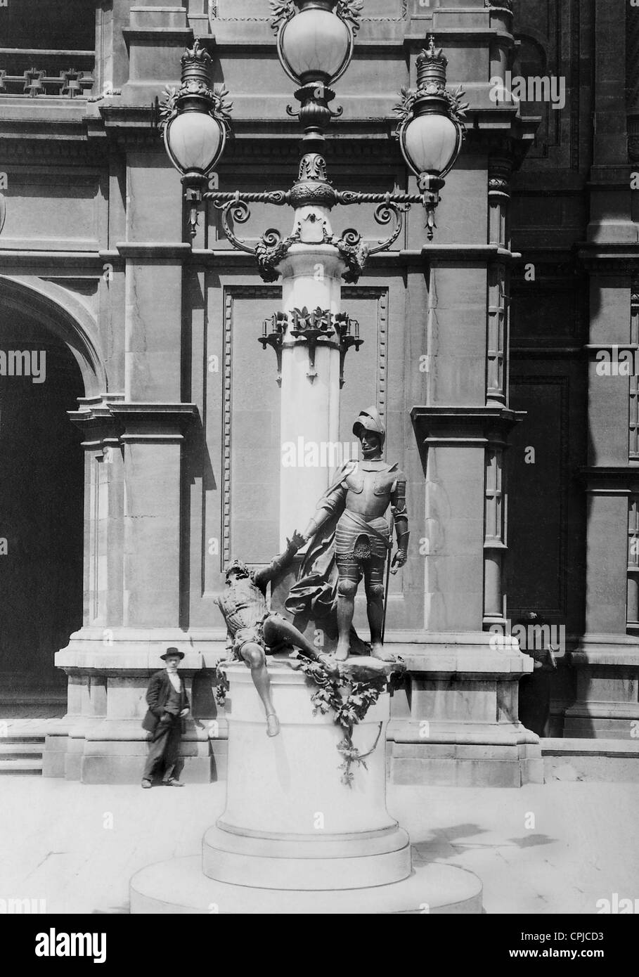Candelabra in front of the Vienna Staatsoper, 1905 Stock Photo