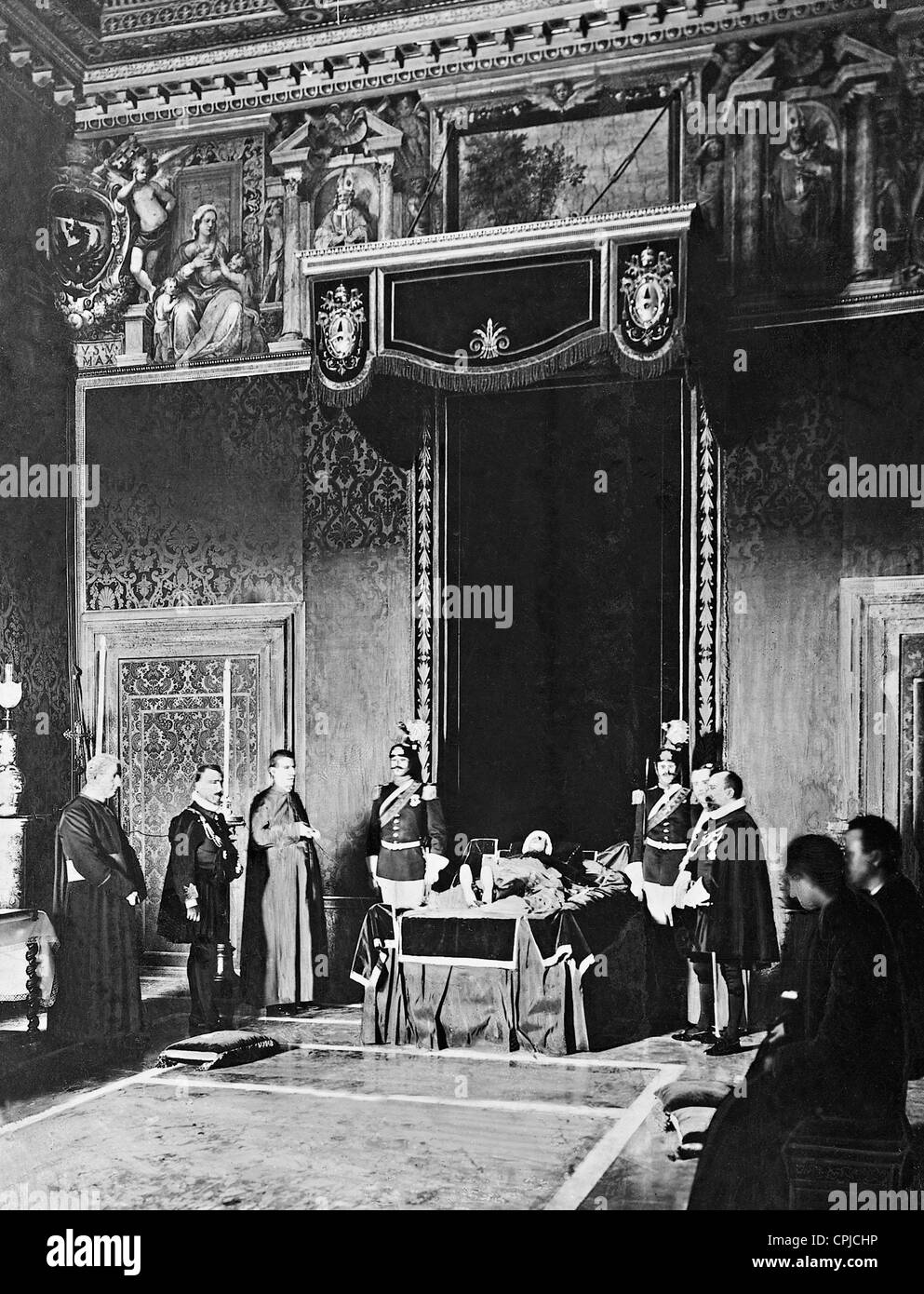 Display of Pope Leo XIII's body, 1903 Stock Photo