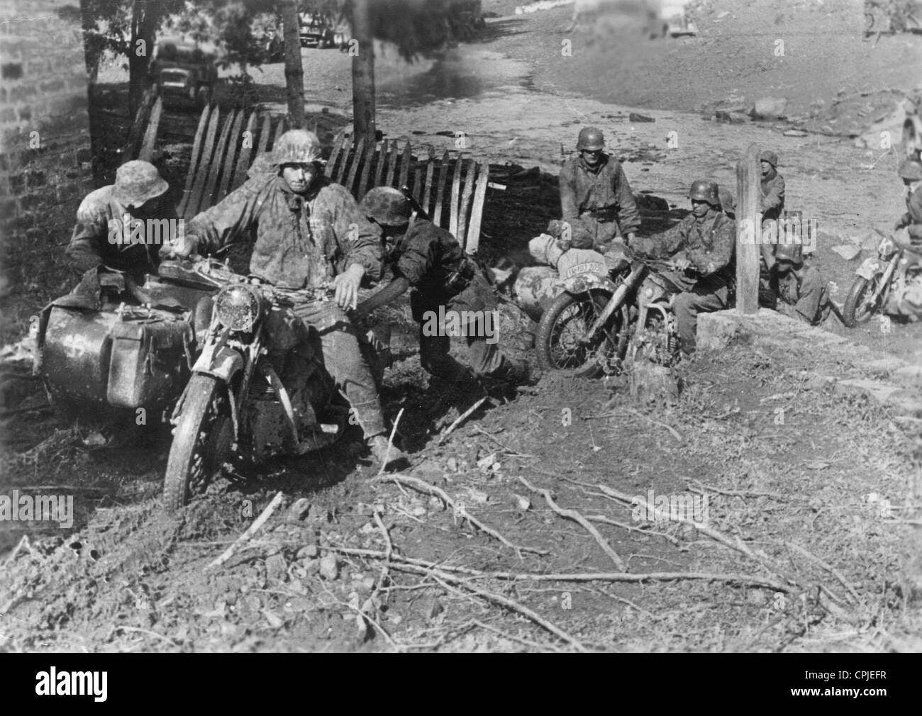 Motorcycle riflemen of the Waffen-SS on the Eastern Front, 1942 Stock Photo
