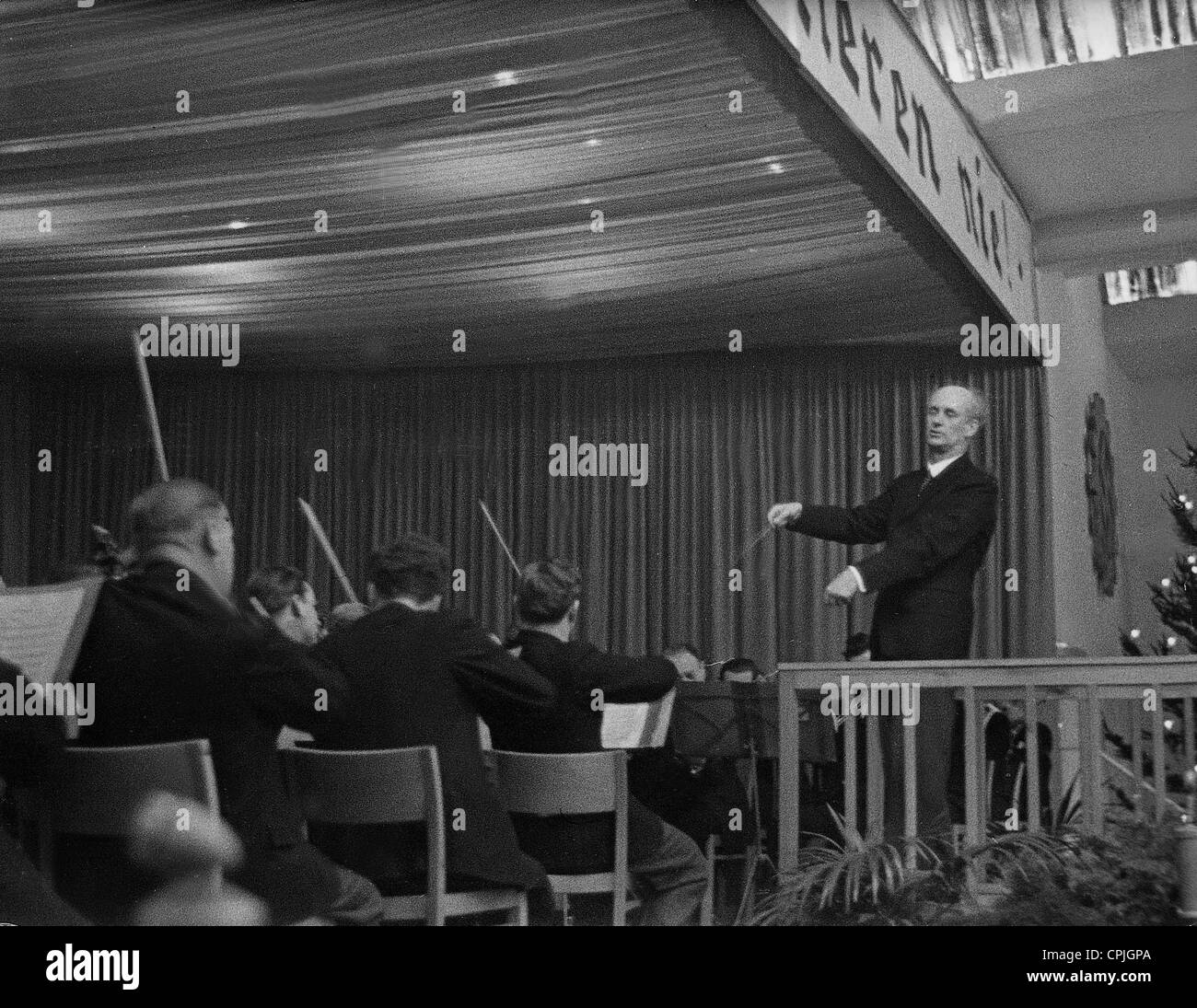 Wilhelm Furtwangler during a Werkskonzert (company concert), 1939 Stock Photo