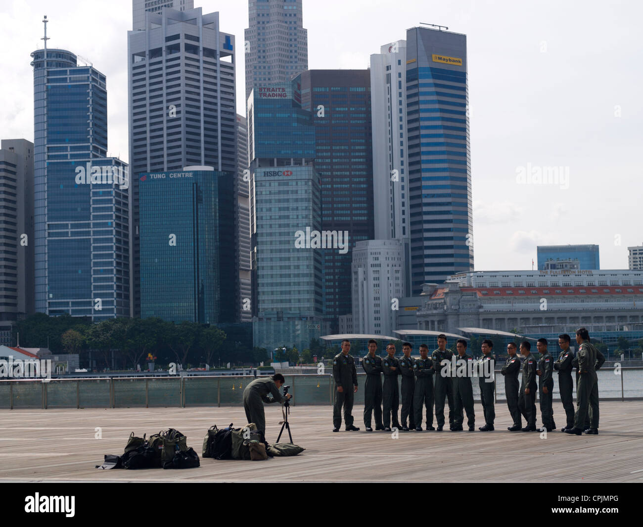 Singapore soldiers hi-res stock photography and images - Alamy