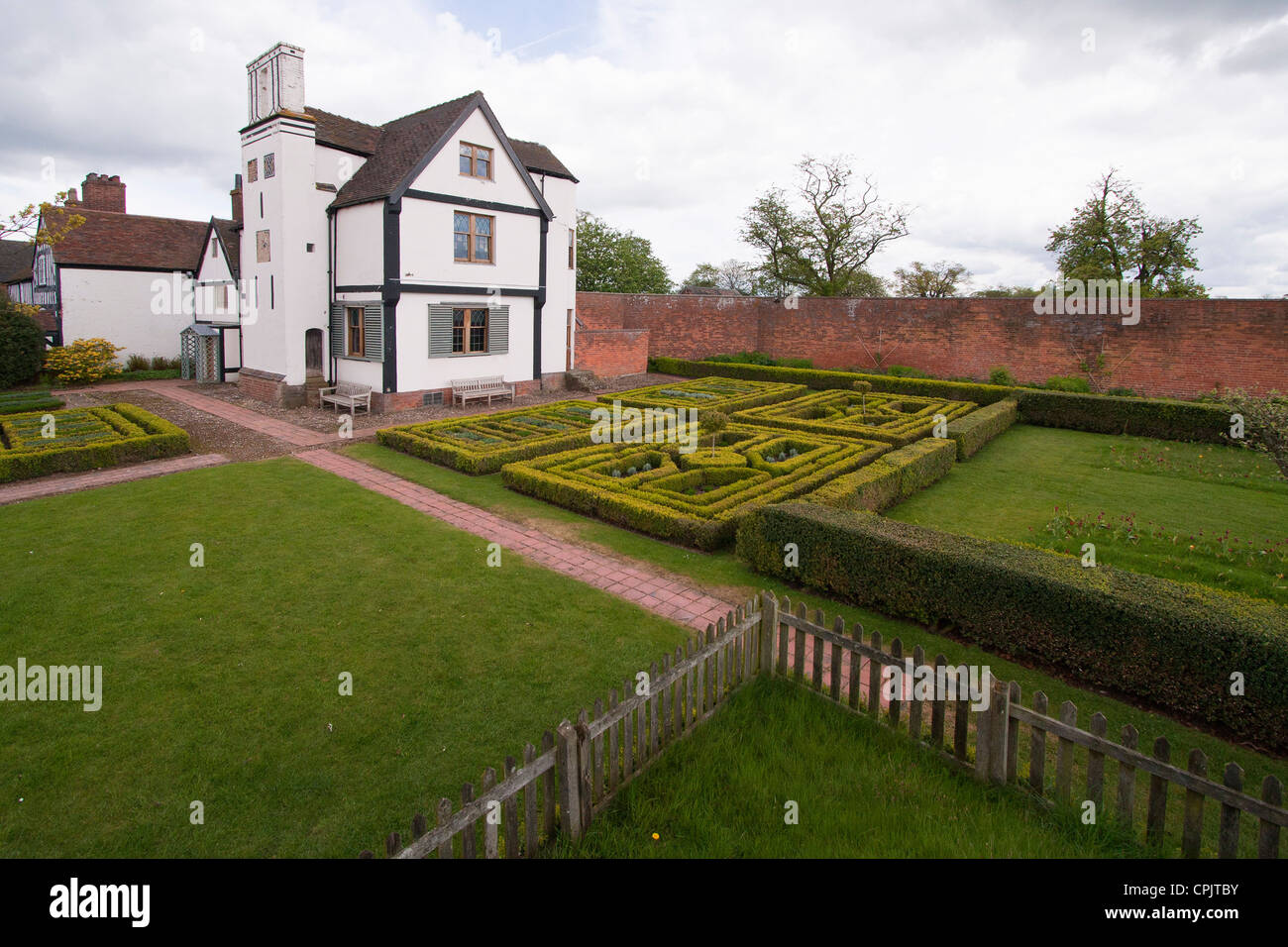 King charles ii oak tree hires stock photography and images Alamy