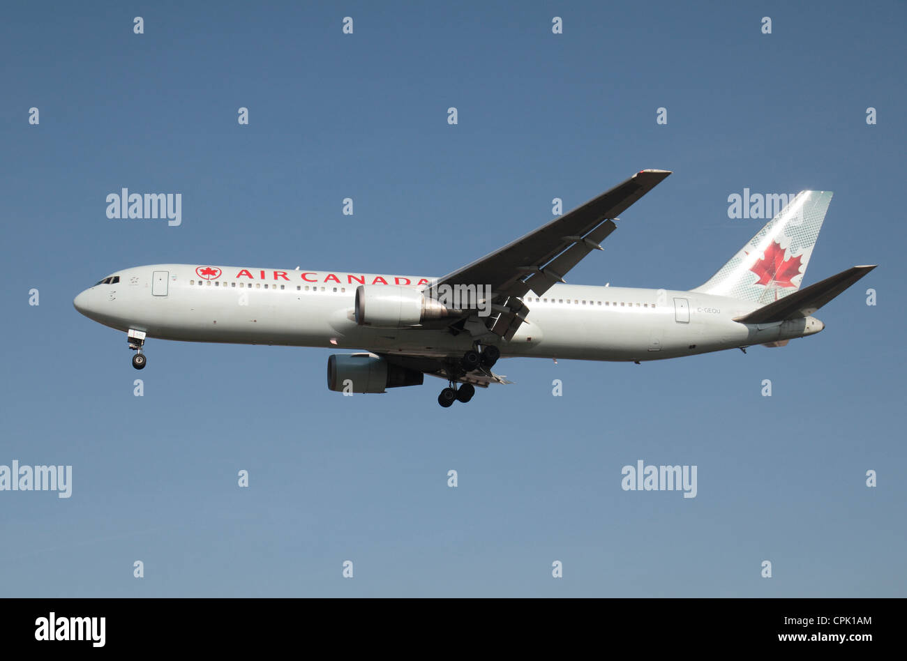 The Air Canada Boeing 767-375/ER (C-GEOU) about to land at Heathrow Airport, London, UK. Feb 2012 Stock Photo