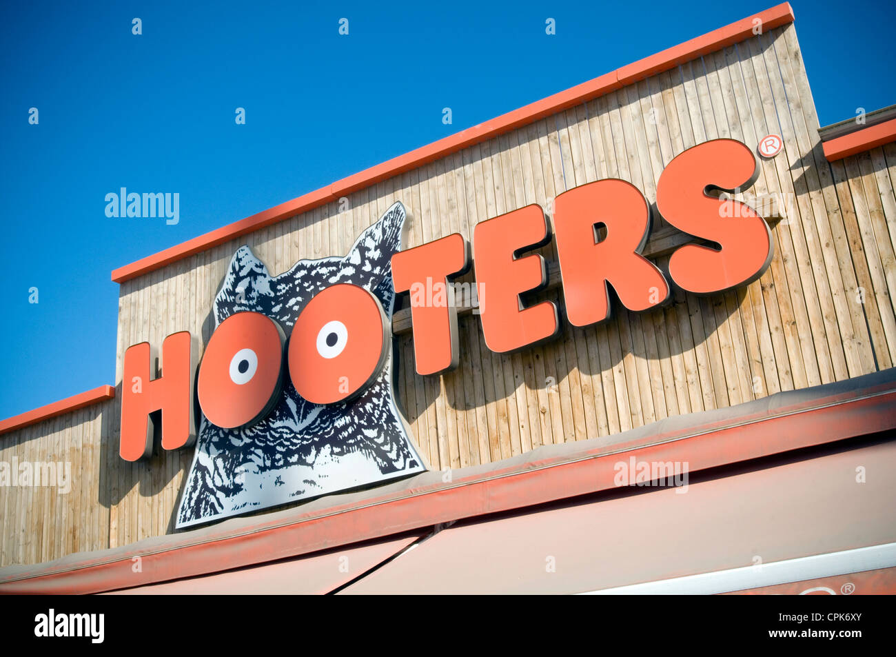 hooters bar restaurant american chain chained franchise titty bar Stock Photo