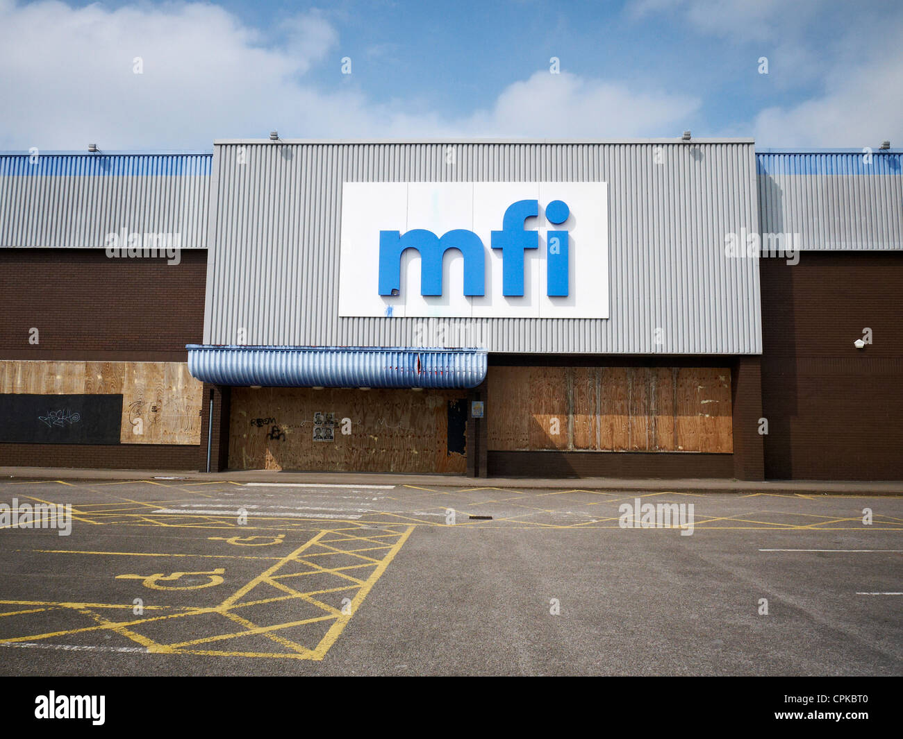 Closed and boarded up MFI store in Crewe Cheshire UK Stock Photo