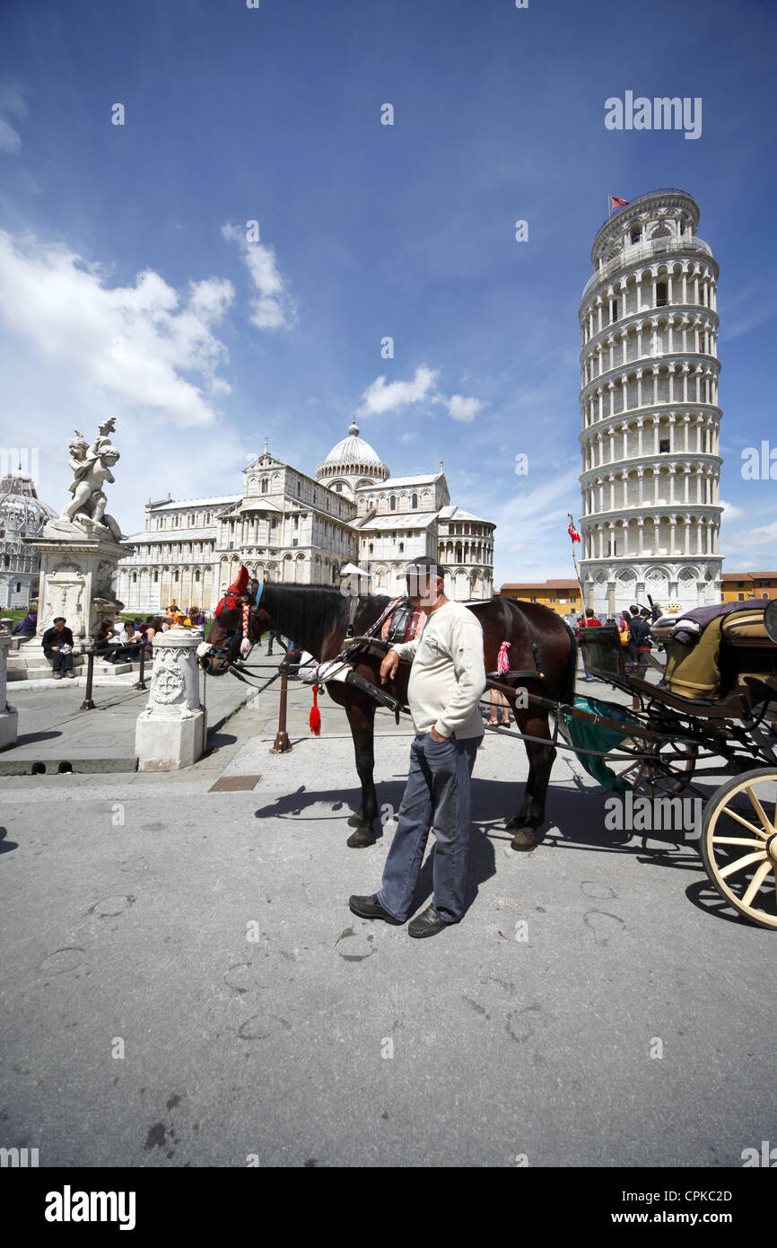 HORSE CARRIAGE ST MARY'S CATHEDRAL & LEANING TOWER PISA TUSCANY ITALY 08 May 2012 Stock Photo